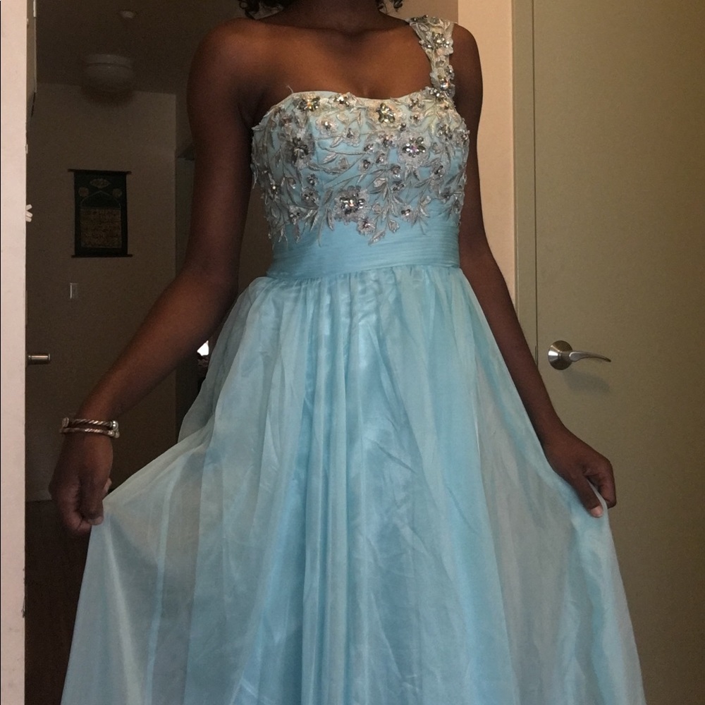 Dress - Picture 4 of 4